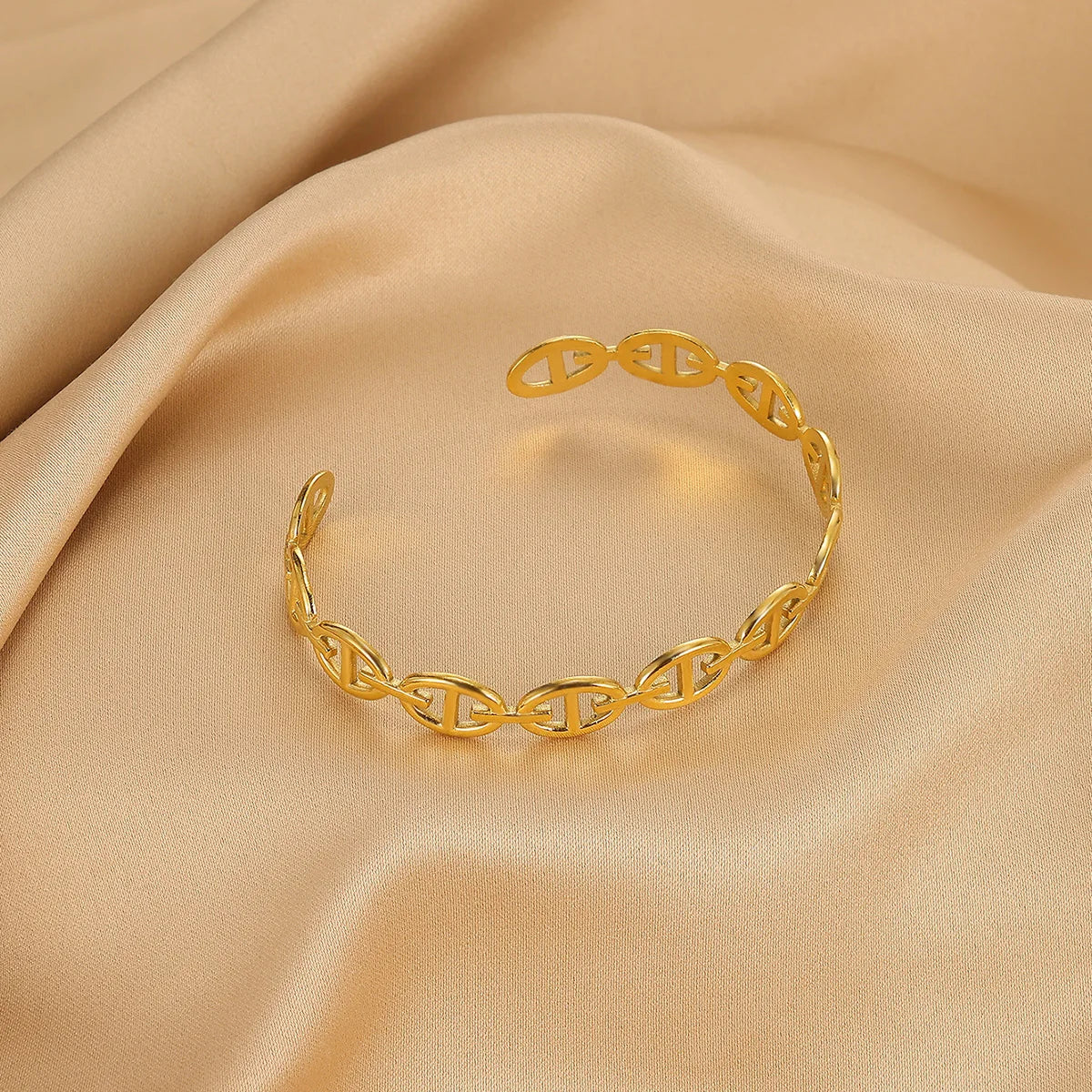 Pulseiras Douradas Super Estilosas