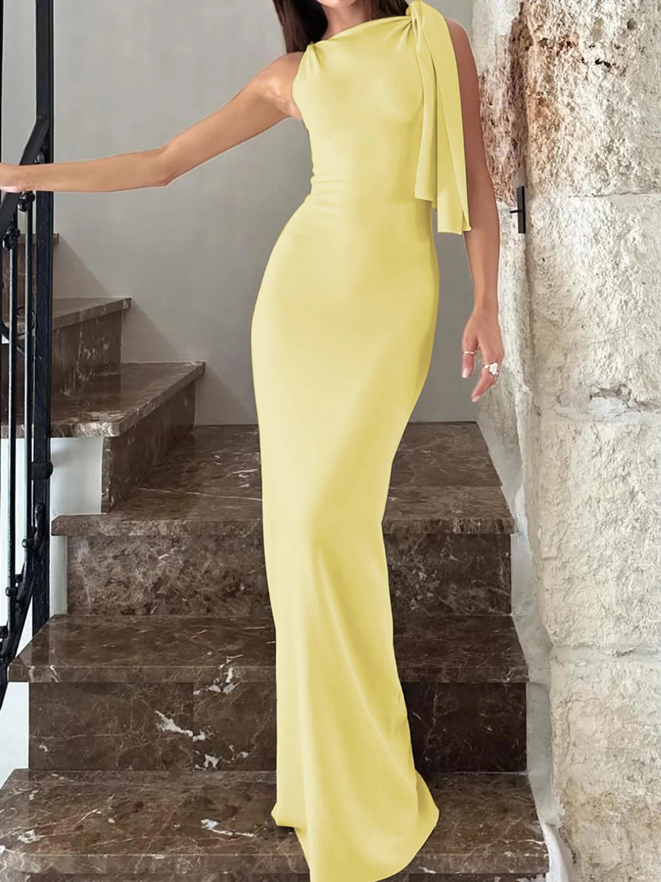 Vestido Longo e Justo, com Decote Redondo, Sem Mangas, Sexy e Elegante