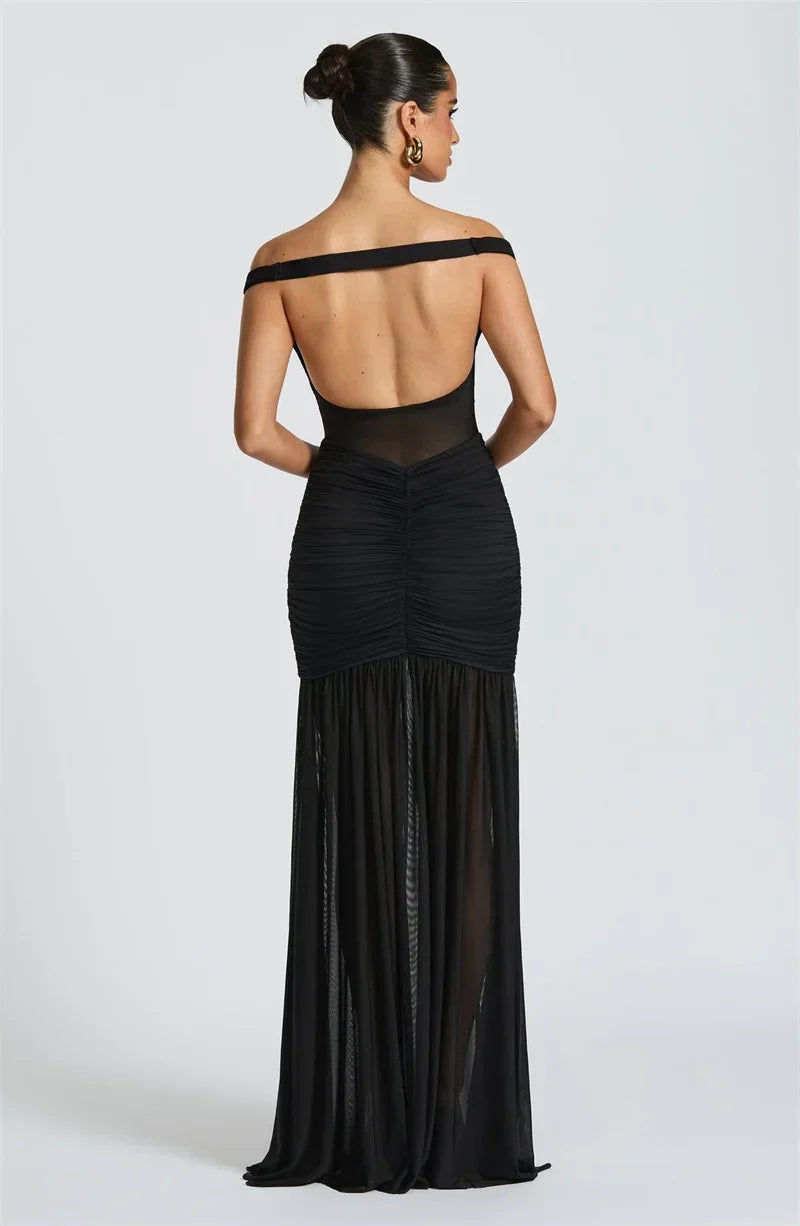 Vestido Longo Sexy e Elegante, com Ombros Descobertos, Sem Costas, com Alças ao Pescoço