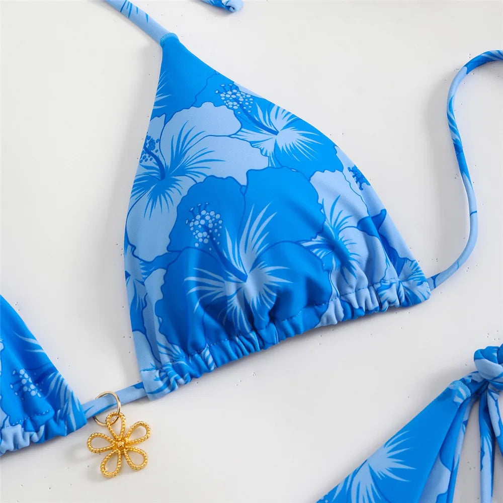 Conjunto de biquíni floral com pingente 2025