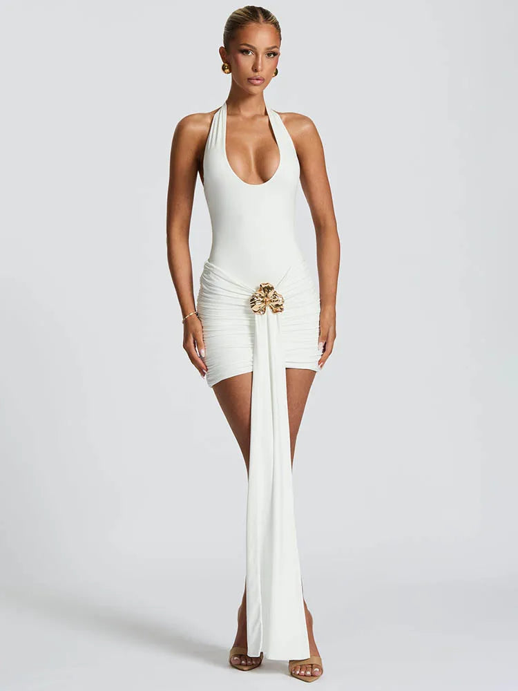 Vestido Sexy Mini, com Flores Metálicas, Drapeado, Estilo Halter, Sem Costas, Justo ao Corpo