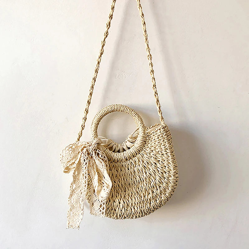 Bolsa de palha tecida de vime semicircular feita à mão