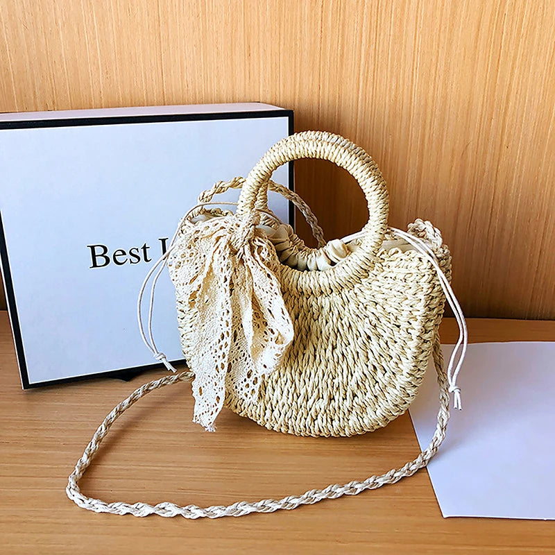 Bolsa de palha tecida de vime semicircular feita à mão