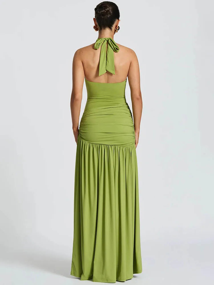 Vestido Maxi Sexy, Sem Costas, com Franzido e Abertura, e Decoração Metálica