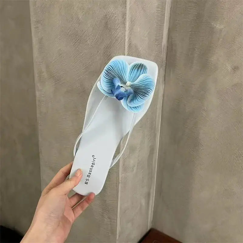 Sandálias Rasas e Elegantes com Flor 3D
