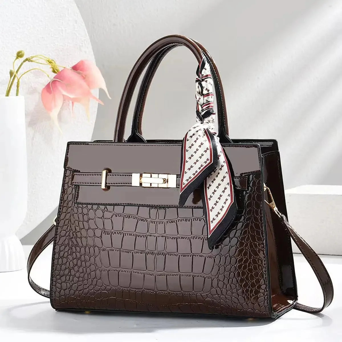 Mala de Mão com Padrão Crocodilo, Estilo Moderno e Elegante