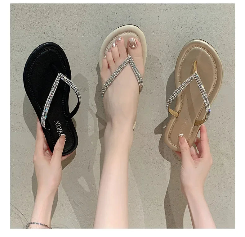 Chinelos com Strass, Confortáveis e Macios, Plano