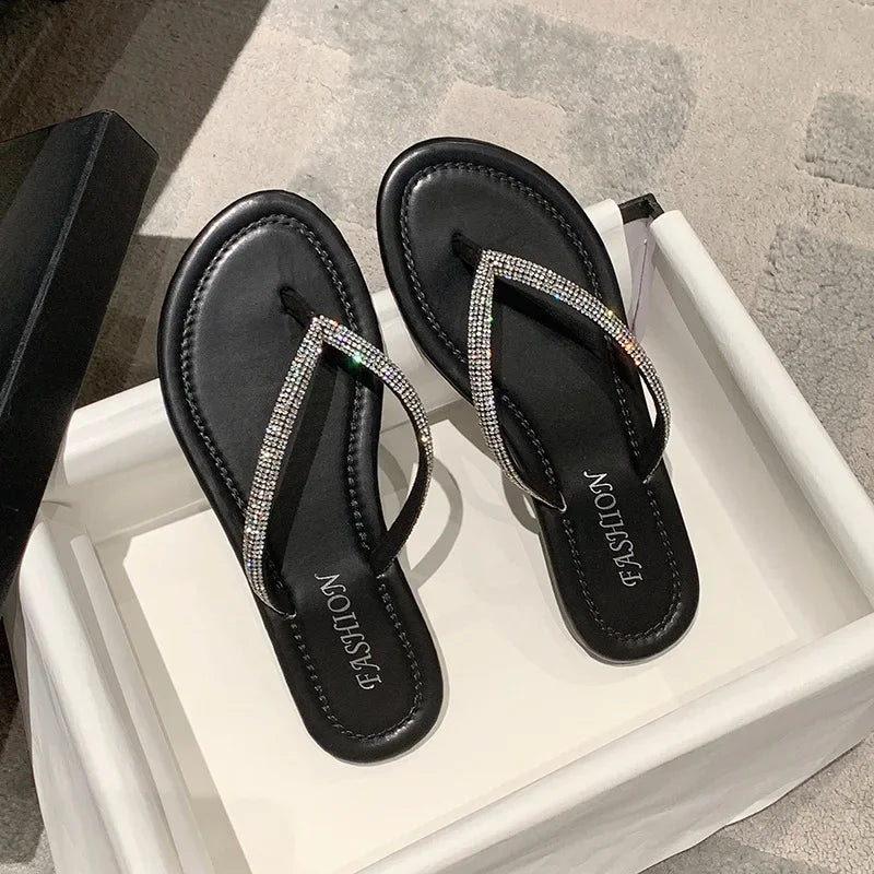 Chinelos com Strass, Confortáveis e Macios, Plano