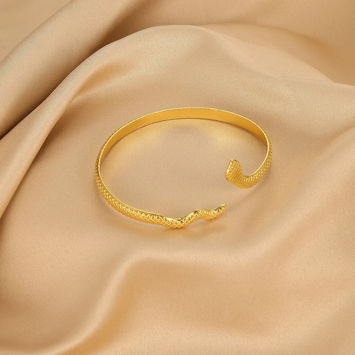 Pulseiras Douradas Super Estilosas