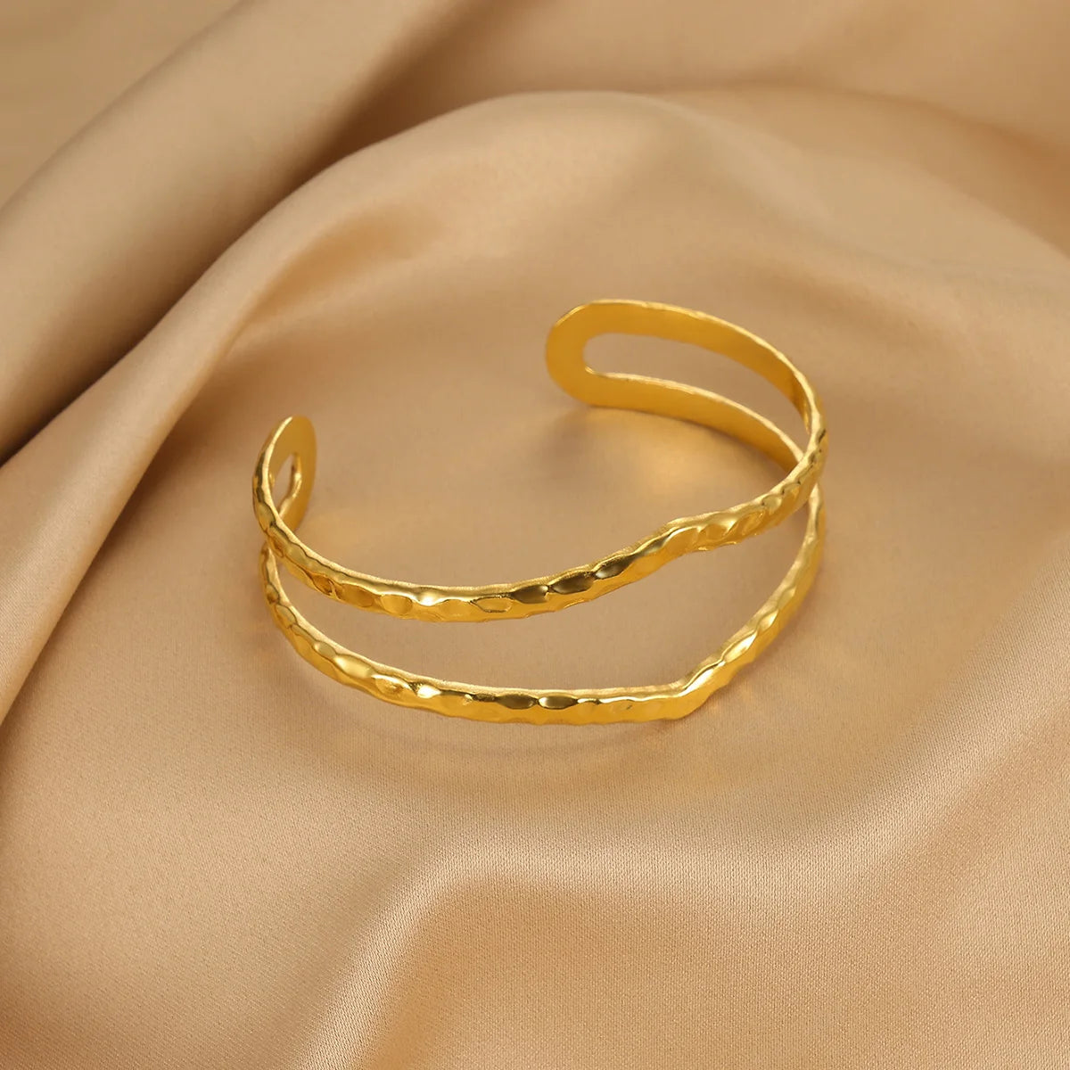 Pulseiras Douradas Super Estilosas