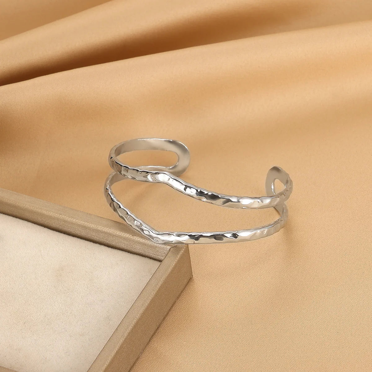 Pulseiras Douradas Super Estilosas