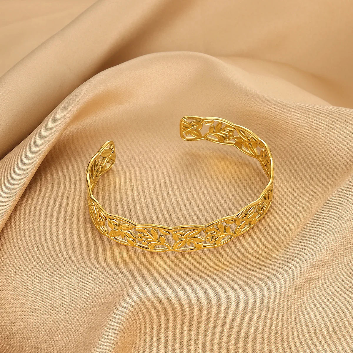 Pulseiras Douradas Super Estilosas