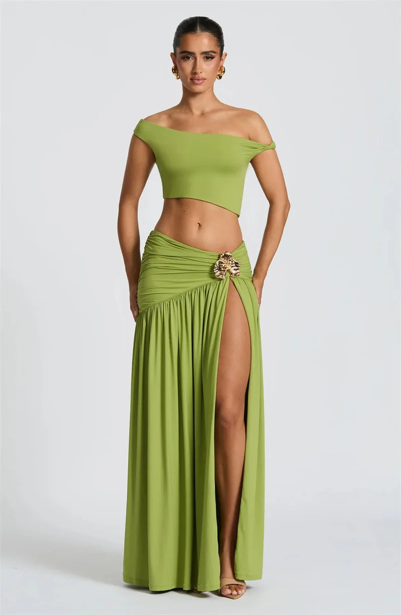 Conjunto Elegante, Top Curto de Gola Assimétrica, Sem Costas e Saia com Abertura,