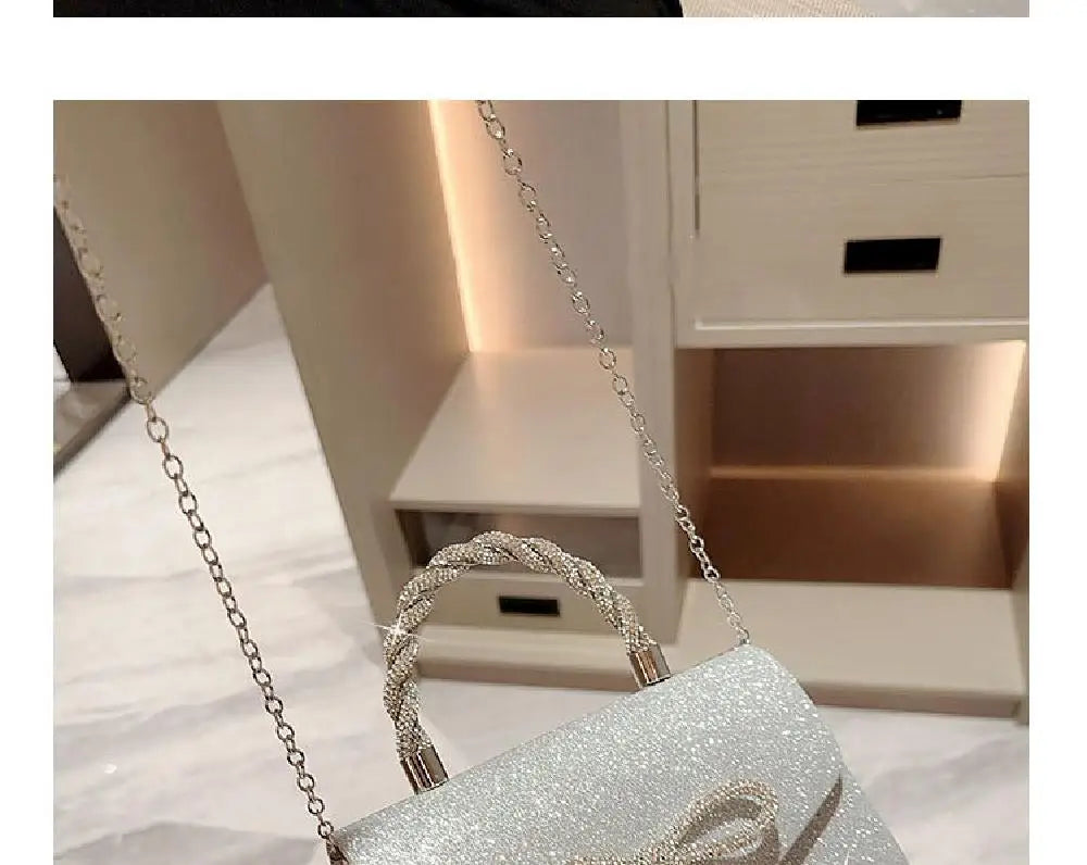 Mala de Festa com Laço em Strass, com Corrente