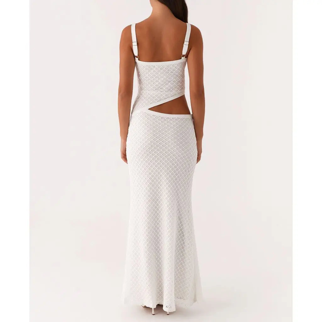 Vestido Justo com Abertura, Alças Finas Ajustáveis, Cintura Baixa, Corte com Recorte