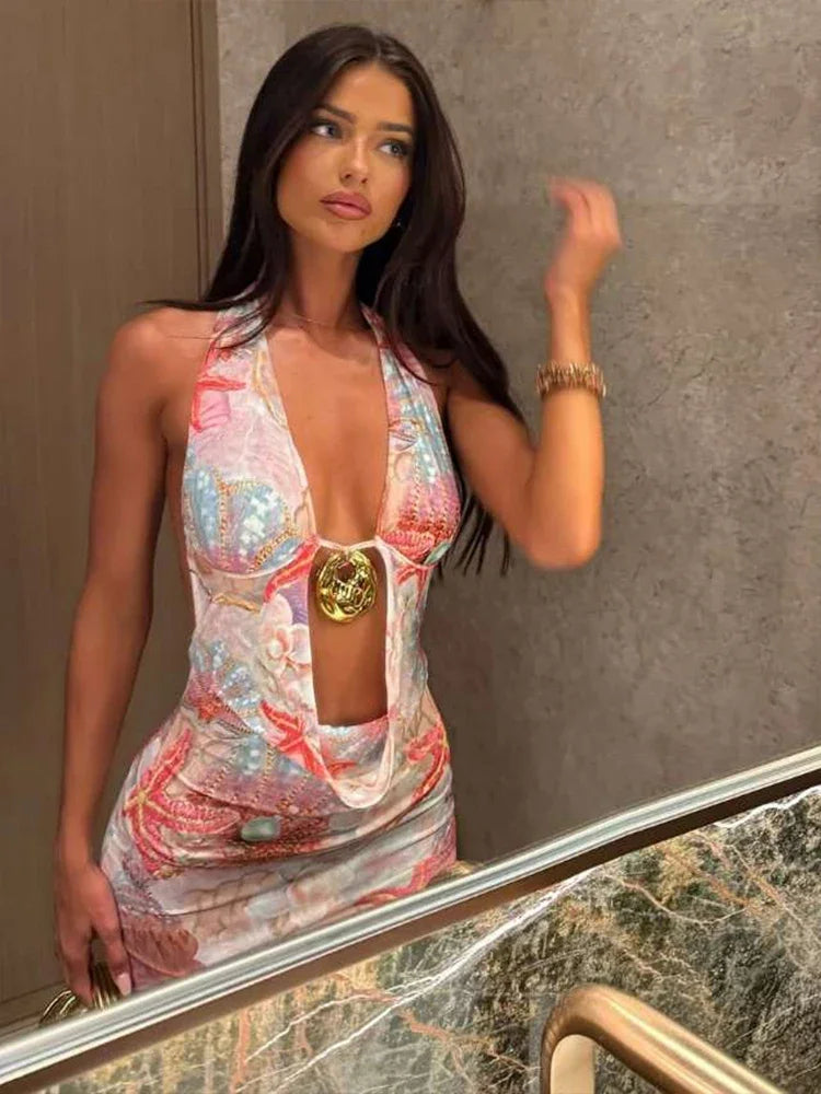 Vestido Justo ao Corpo, com Conchas Metálicas, Estampa Colorida, Sem Costas, Sem Mangas, Estilo Sexy