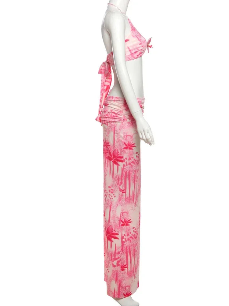 Conjunto de 2 Peças , Top Curto Halter com Decoração de Flores e Colar de Pérolas + Saia Justa