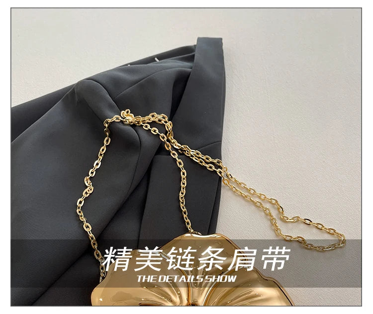 Bolsa de Ombro Feminina Metálica com Formato de Flor Acrílico