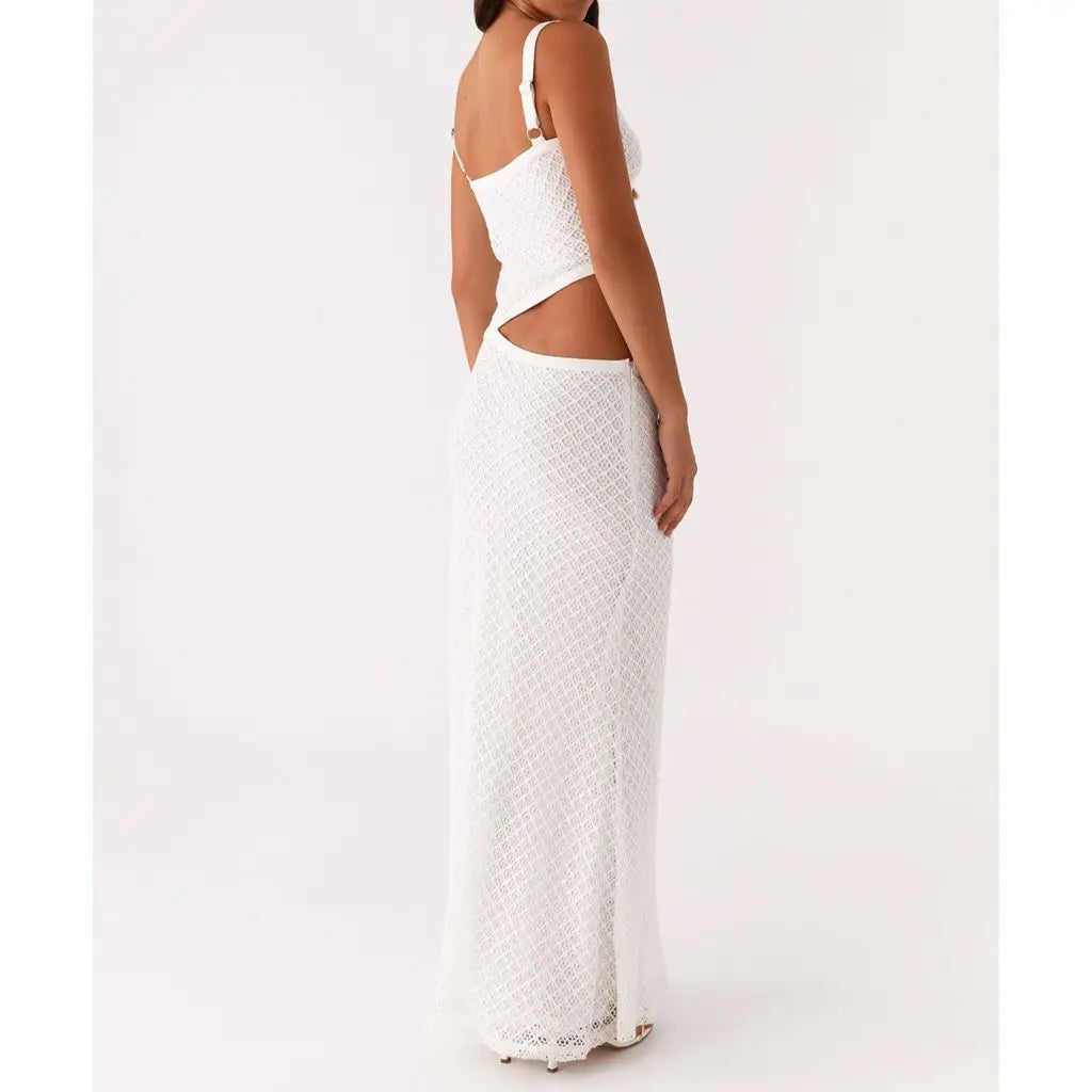 Vestido Justo com Abertura, Alças Finas Ajustáveis, Cintura Baixa, Corte com Recorte
