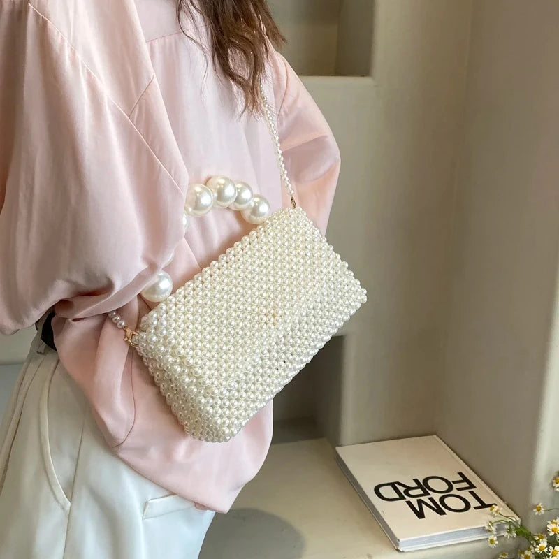 Mala de Ombro com Corrente de Pérolas, Estilo Elegante