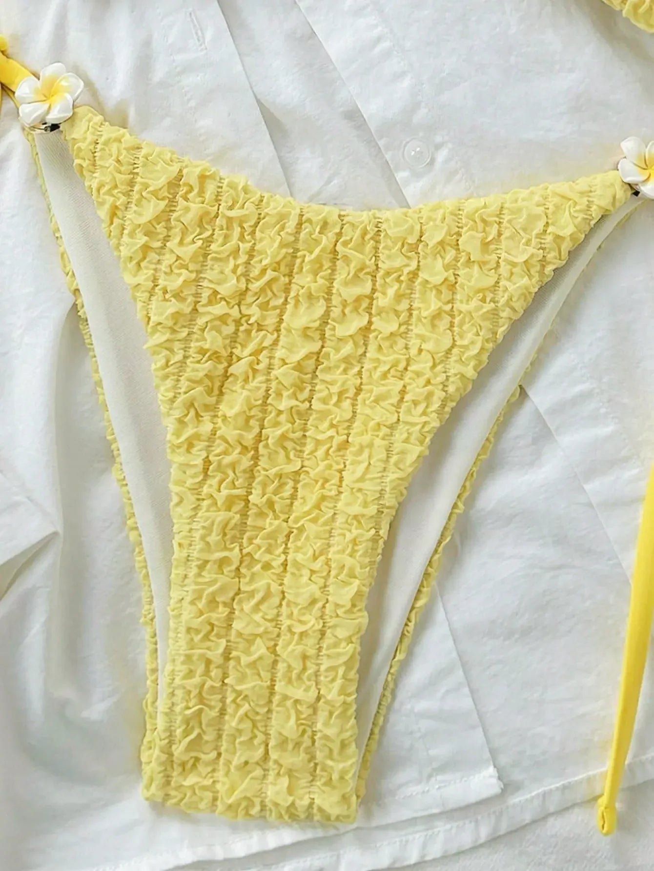 Conjunto de Biquíni Amarelo Sexy com Micro Flores 3D