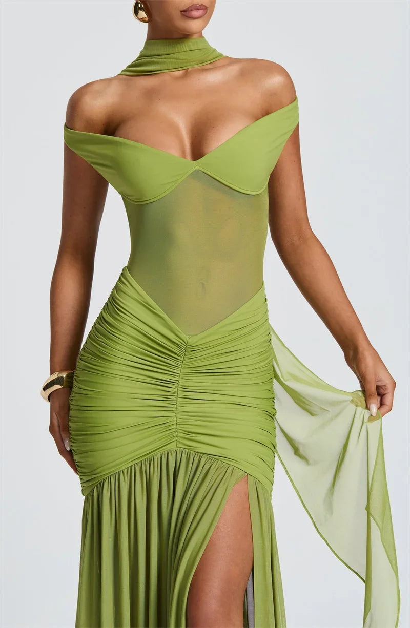 Vestido Longo Sexy e Elegante, com Ombros Descobertos, Sem Costas, com Alças ao Pescoço