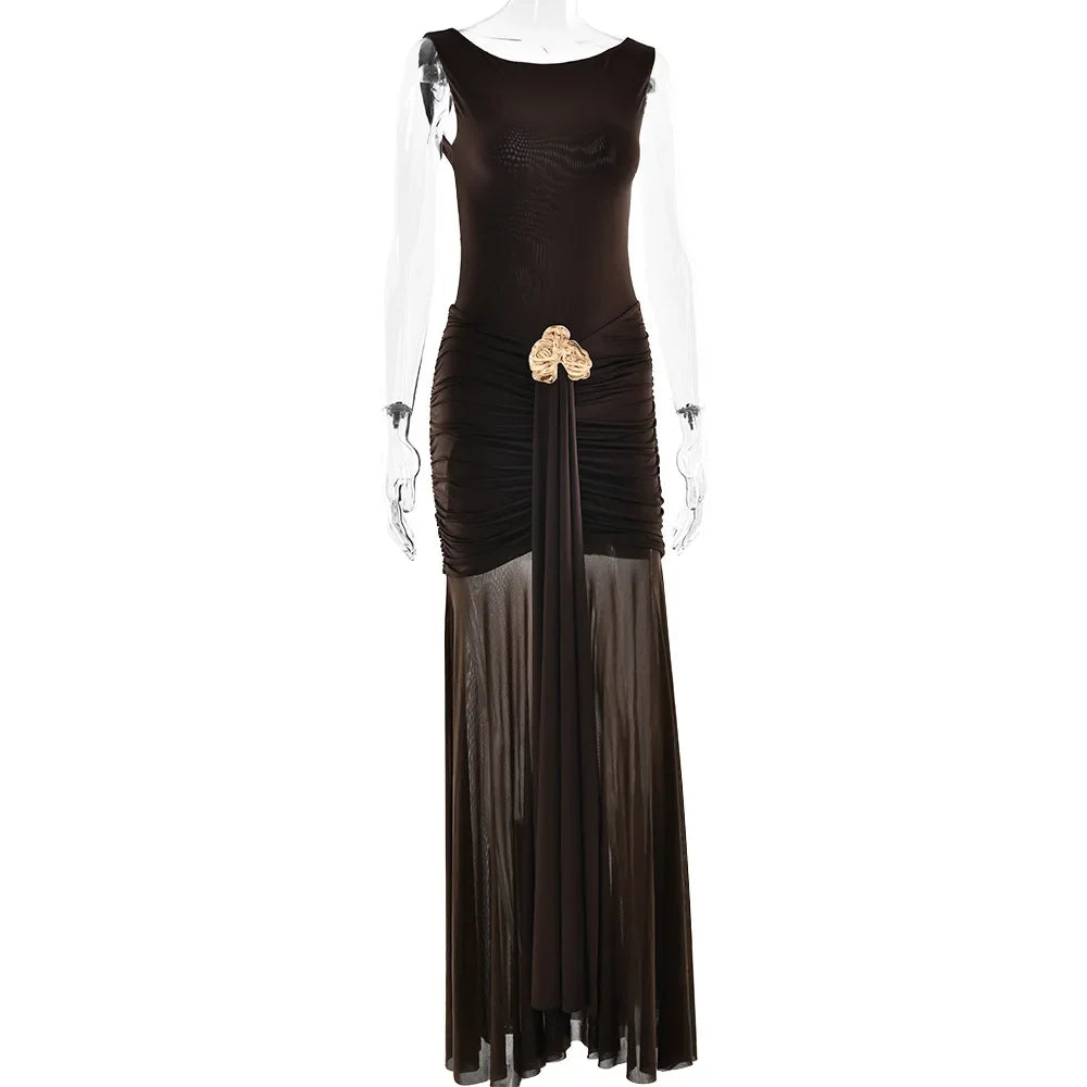 Vestido Longo (Maxi), Sem Costas, com Flores Metálicas e Franzidos (Ruched), Elegante