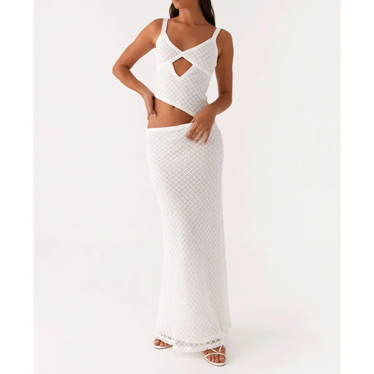 Vestido Justo com Abertura, Alças Finas Ajustáveis, Cintura Baixa, Corte com Recorte