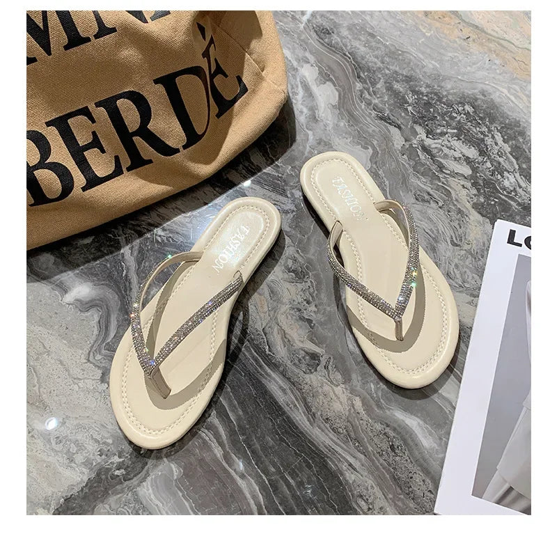 Chinelos com Strass, Confortáveis e Macios, Plano
