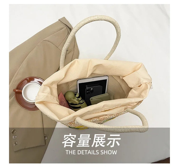 Bolsa de ombro de palha cor sólida com bordado de frutas