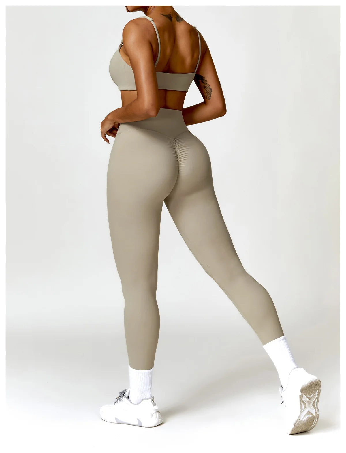 Fato de Treino  2 Peças com Leggings de Ginásio, Top Curto de Manga Comprida