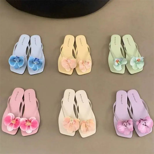 Sandálias Rasas e Elegantes com Flor 3D