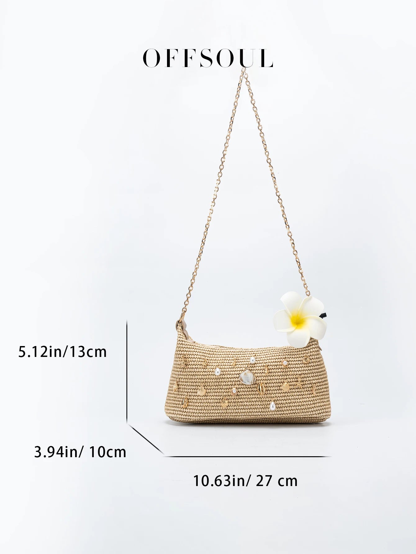 Bolsa de praia artesanal de conchas com alça única.