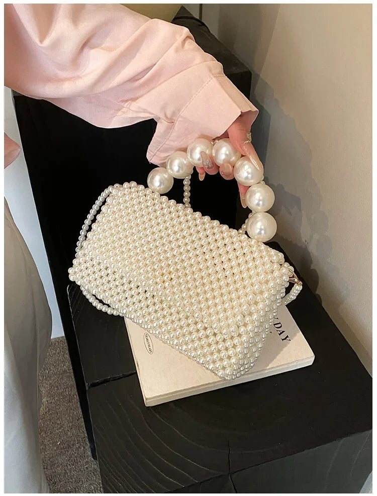 Mala de Ombro com Corrente de Pérolas, Estilo Elegante