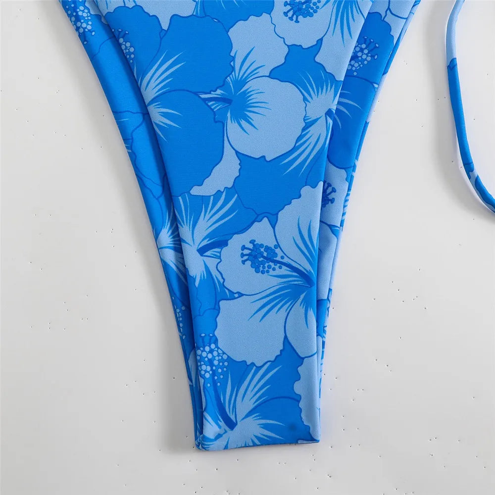 Conjunto de biquíni floral com pingente 2025