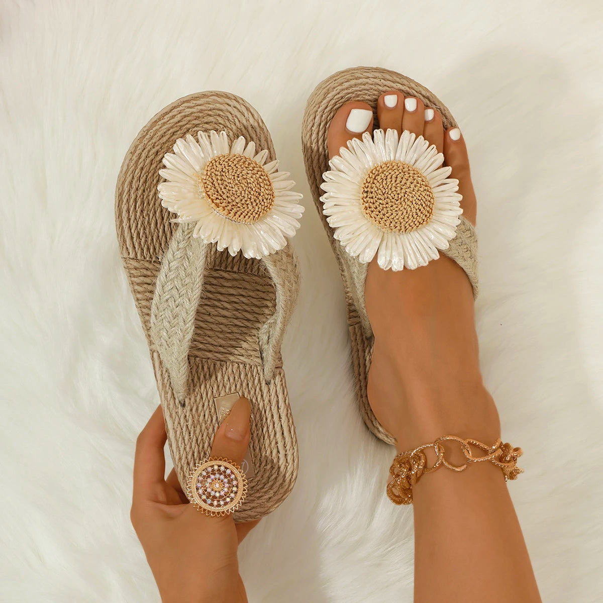 Chinelos de Verão com Decoração de Flores, Estilo Flip-Flop, Sola Baixa, Para Praia e Exterior