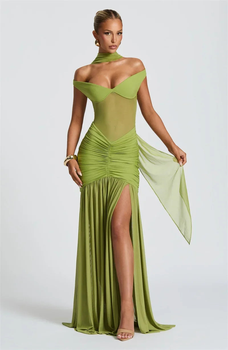 Vestido Longo Sexy e Elegante, com Ombros Descobertos, Sem Costas, com Alças ao Pescoço