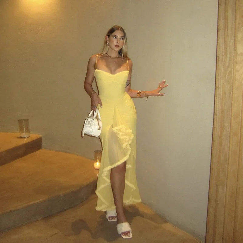 Vestido Longo Elegante, com alças Finas, Barra de Renda, Decote em V