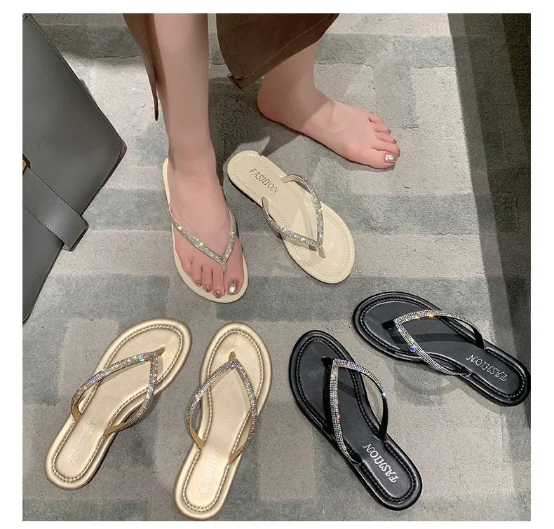 Chinelos com Strass, Confortáveis e Macios, Plano