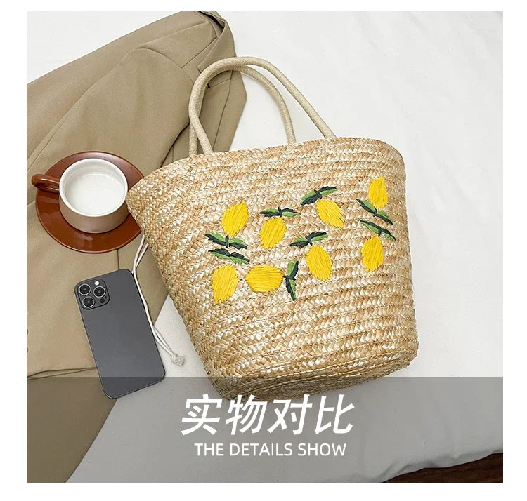 Bolsa de ombro de palha cor sólida com bordado de frutas
