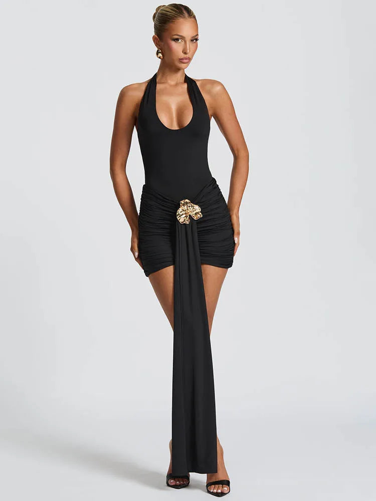 Vestido Sexy Mini, com Flores Metálicas, Drapeado, Estilo Halter, Sem Costas, Justo ao Corpo