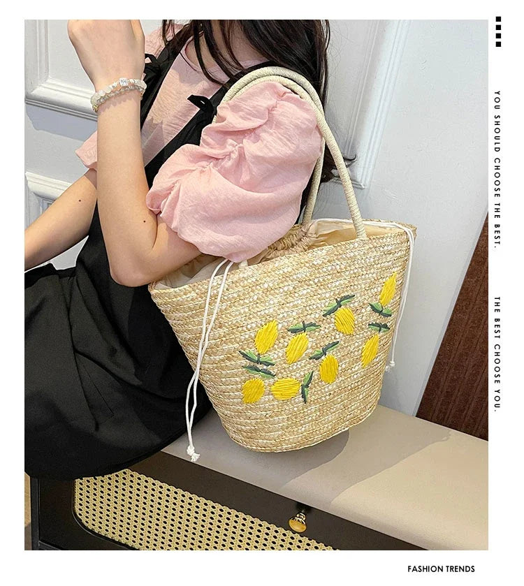 Bolsa de ombro de palha cor sólida com bordado de frutas