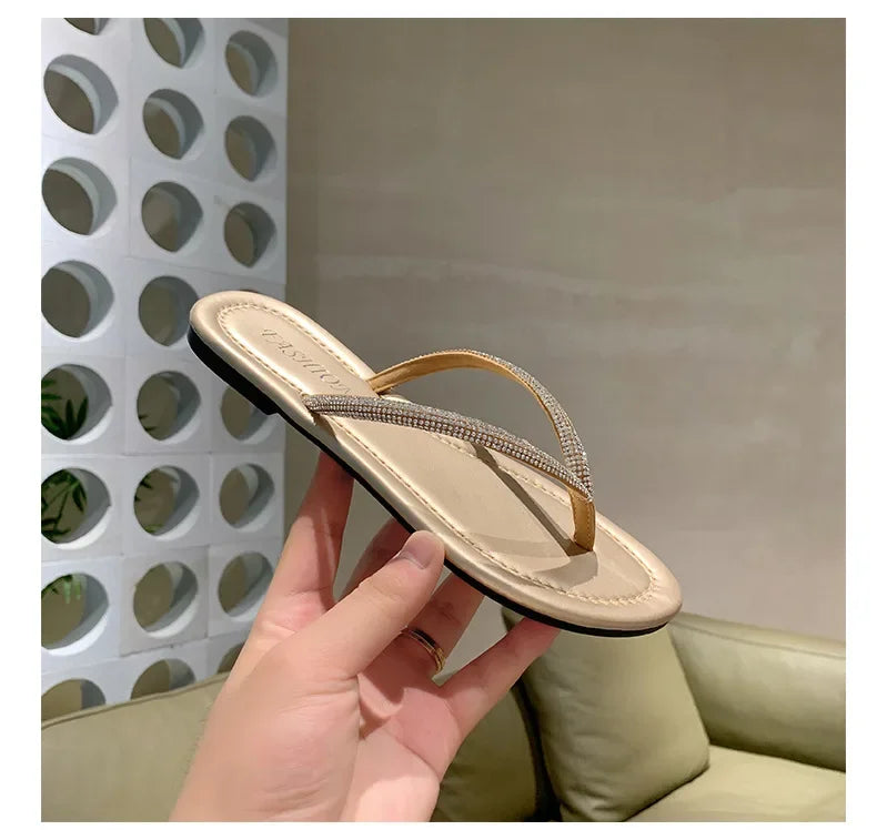 Chinelos com Strass, Confortáveis e Macios, Plano
